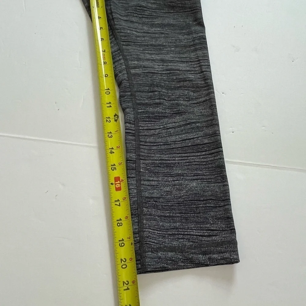Lululemon Wunder Under Cropped Leggings Size 6 Black With White Dots